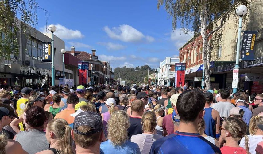 Burnie 10 start line